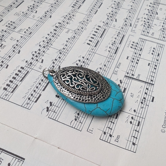 Turquoise and Silver Pendant Necklace - Picture 3 of 7